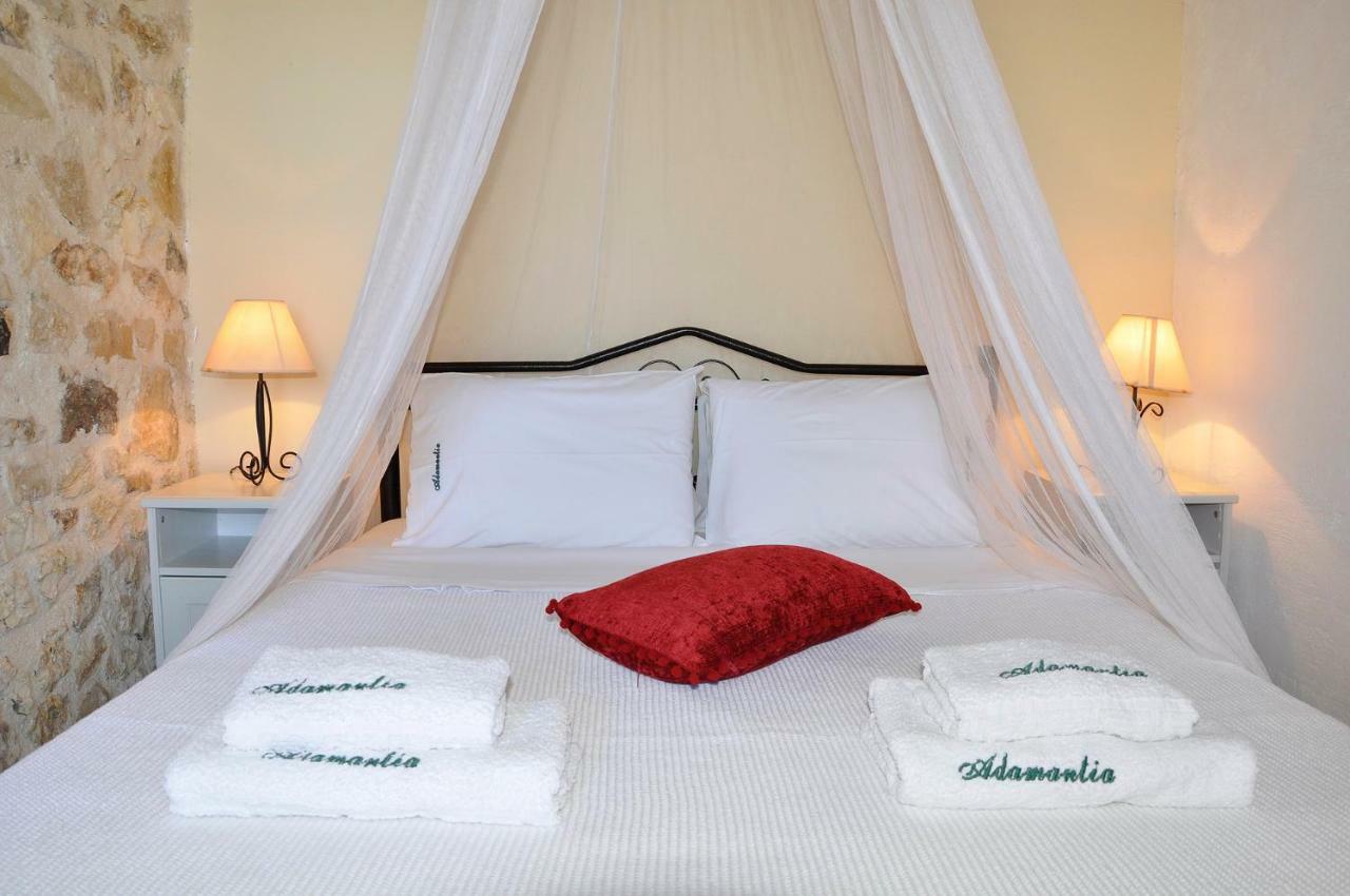 Adamantia Hotel Гайос Екстериор снимка