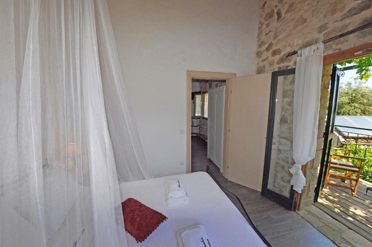 Adamantia Hotel Гайос Екстериор снимка