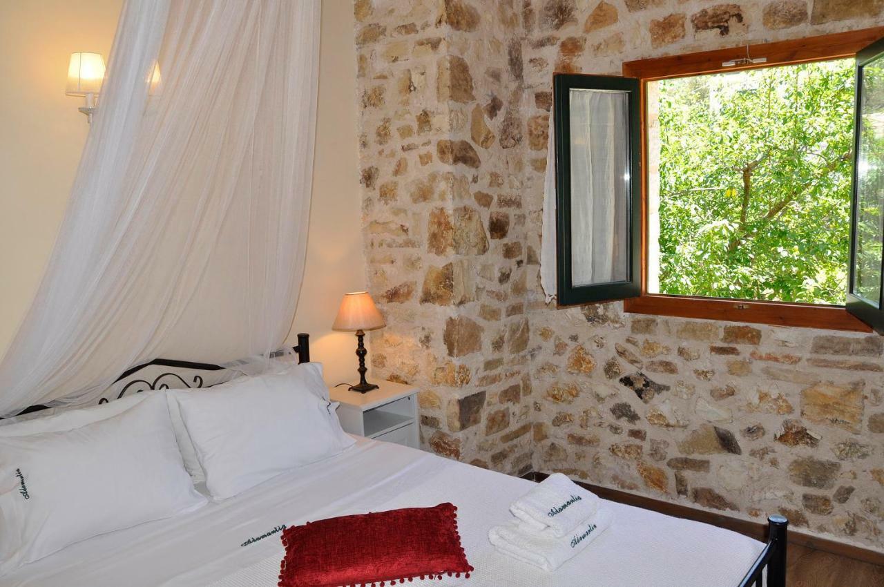 Adamantia Hotel Гайос Екстериор снимка
