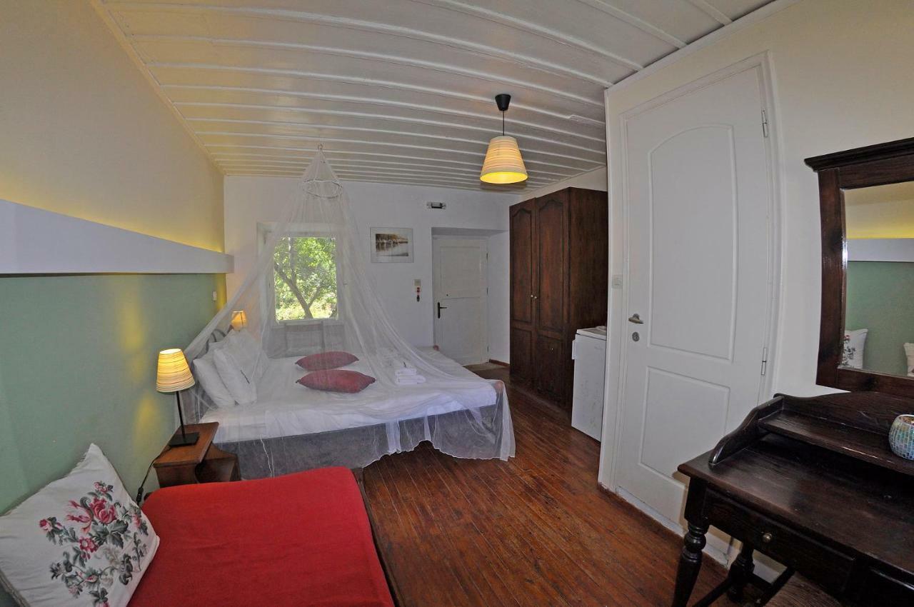 Adamantia Hotel Гайос Екстериор снимка