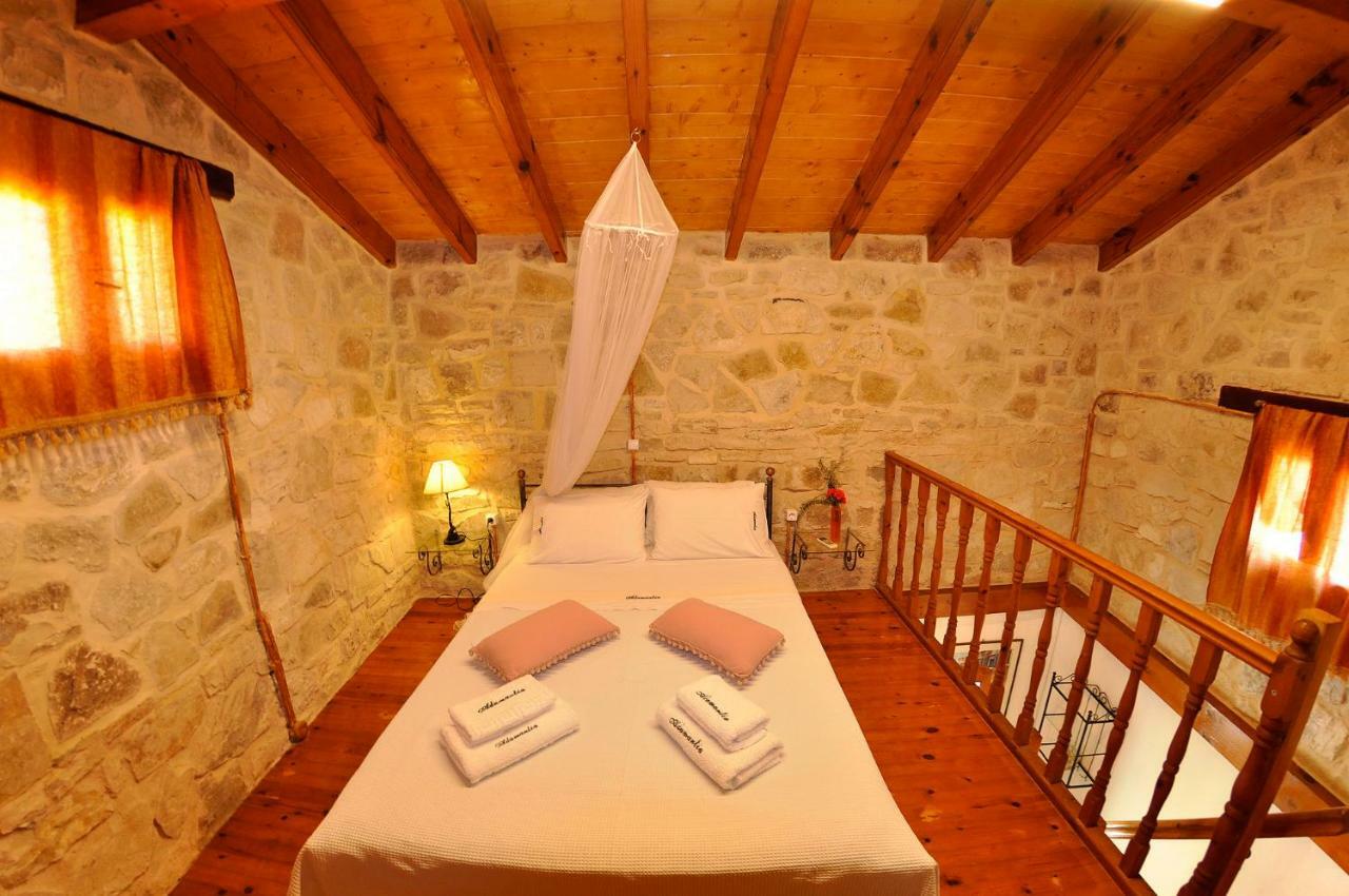 Adamantia Hotel Гайос Екстериор снимка