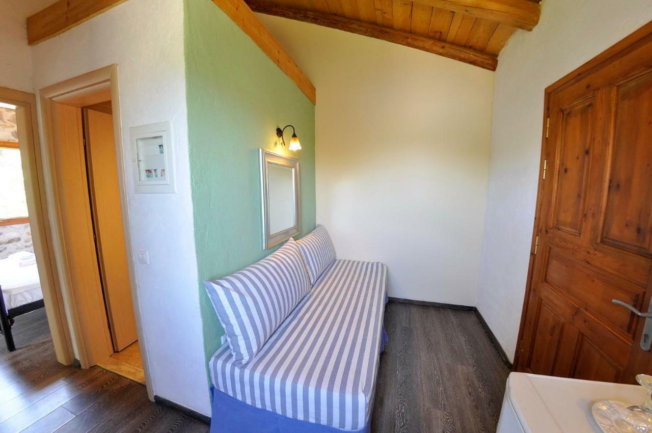 Adamantia Hotel Гайос Екстериор снимка