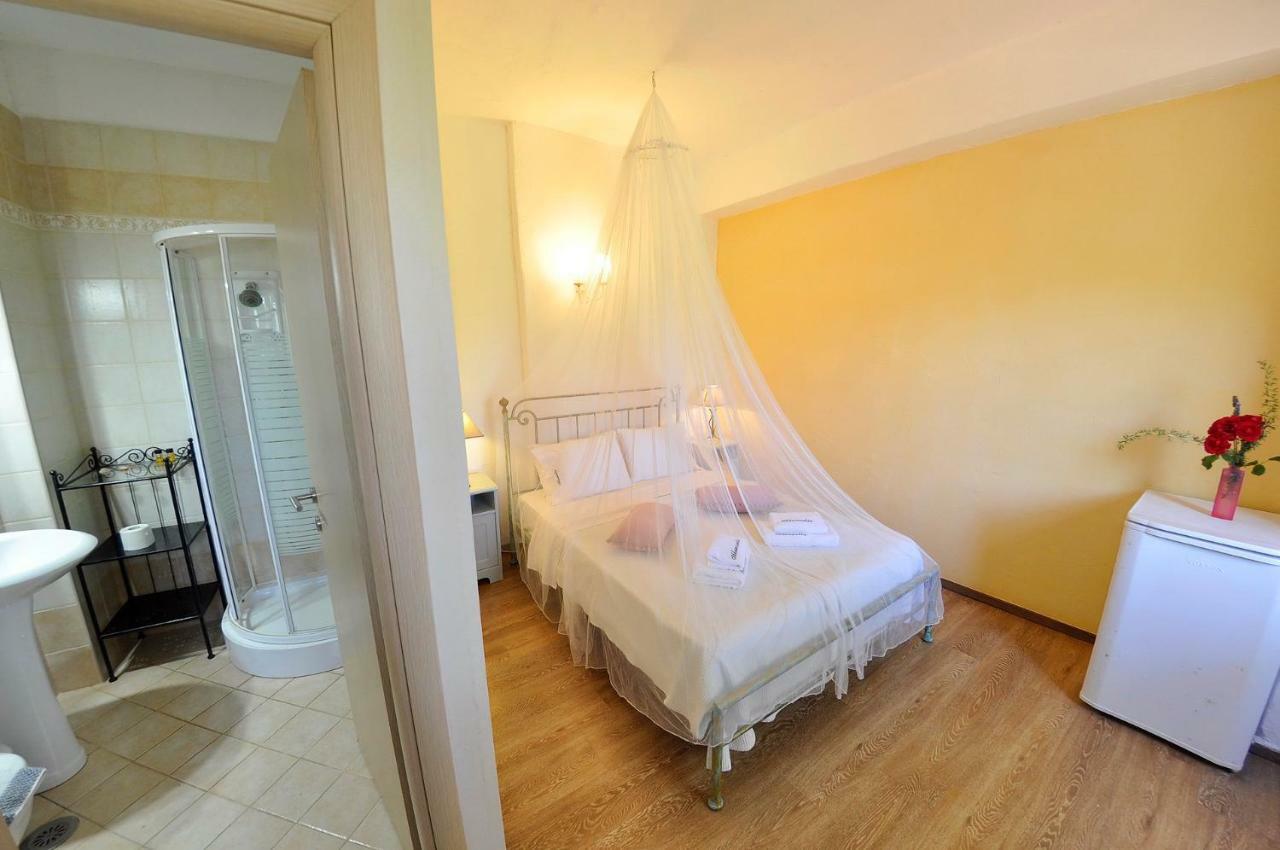 Adamantia Hotel Гайос Екстериор снимка